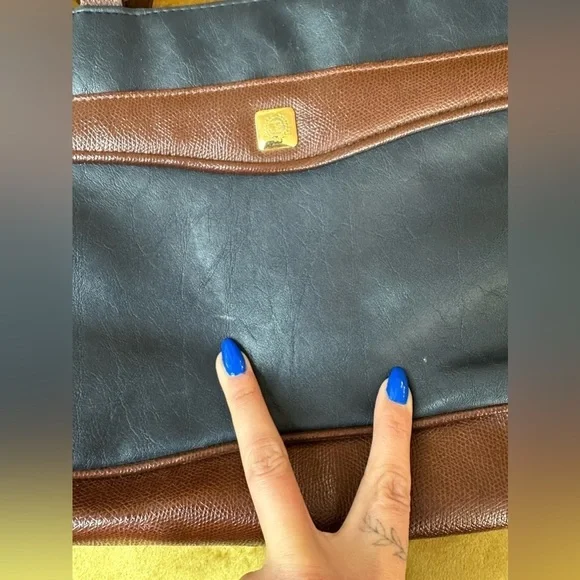 Kathie Lee Collection Authentic Vintage Leather Shoulder Bag/Purse with Pockets - Picture 14 of 14